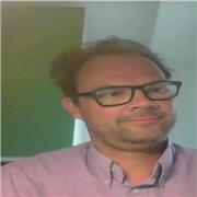 Laureato in giurisprudenza impartisce lezione di diritto civile